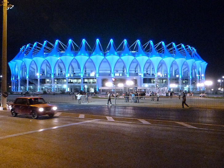 štadión, futbalový klub bunyodkor, Taškent, večer mesto, osvetlenie, mestská ulica, noc