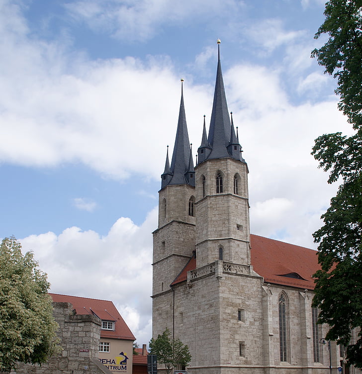 Mühlhausen, Iglesia, Torres, cumbres campanario, cristianismo, Thuringia Alemania, verano