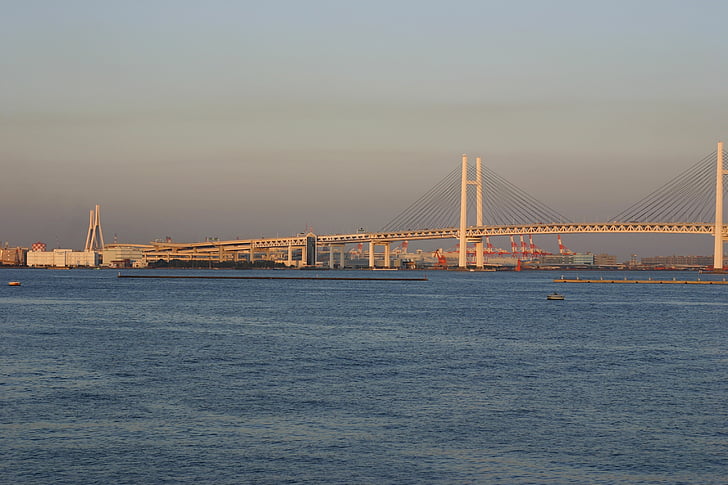 Giappone, l'ingombro di bin, il mare, Ponte