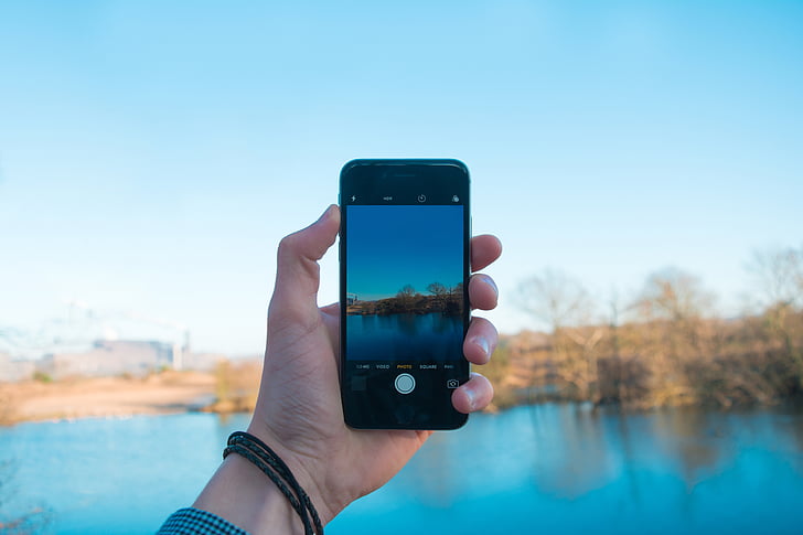 person, Holding, svart, smartphone, tar, bild, sjön