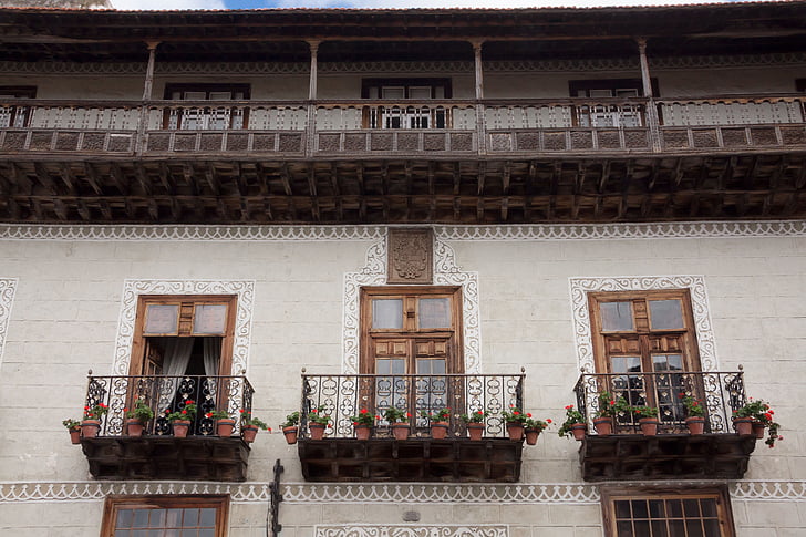 Casa di città, elegante, semplicemente, balconi in legno, tipico, bene, girato
