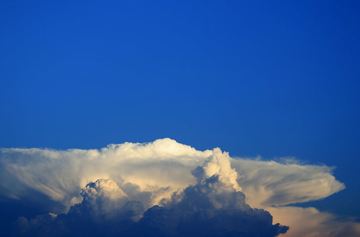 clouds, white, dense, background, anvil shaped, flat, foreground