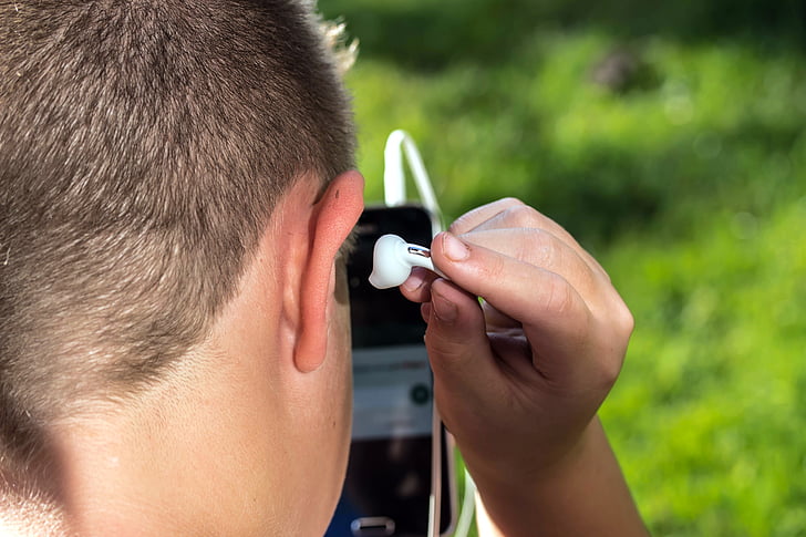 headphone, sangkutan telinga, kepala, telinga, tangan, mendengarkan, mendengarkan