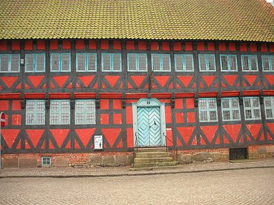 gamle købmandsgård, byens borgmester, 1600, århundrede, røde gård, tømmer, gamle vinduer