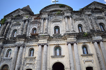 Setmana Santa, Batangas, Taal, l'església