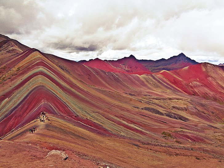 Peru, Cusco, Rainbow vuoret, maisema