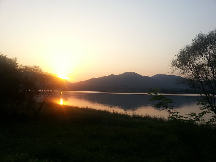 ve večerních hodinách, záře, Západ slunce, jezero, Příroda, Hora, krajina