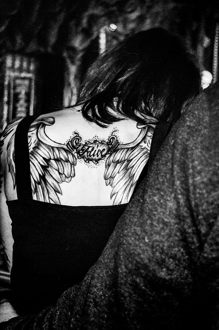 tetovanie, krídlo, dievča, späť, čierna a biela, ľudia, jedna osoba