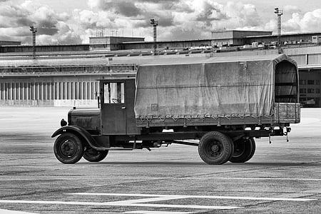 samochód ciężarowy, Historycznie, Cesarstwo Niemieckie, czarno-białe, hauber długi