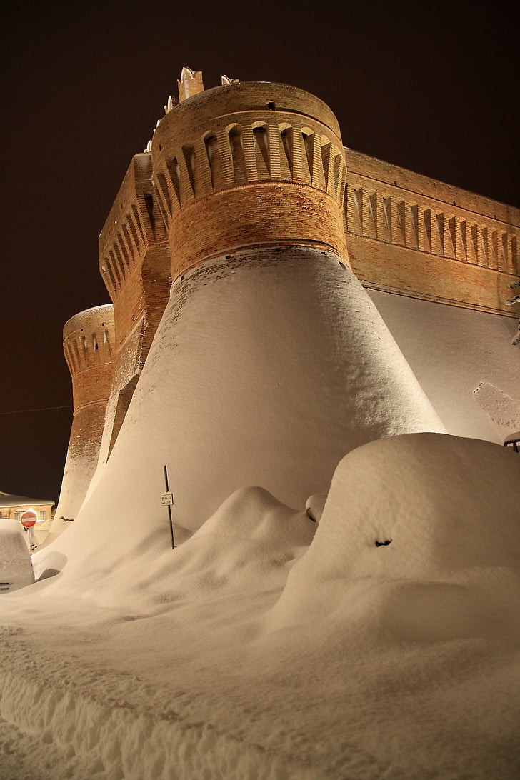 Urbisaglia, sneeuw, Rocca, het platform, nacht