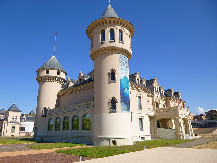 Castillos de los marqueses de Eva, Alcorcon, Museo arte vidrio, budova, hrad, věže, malebný