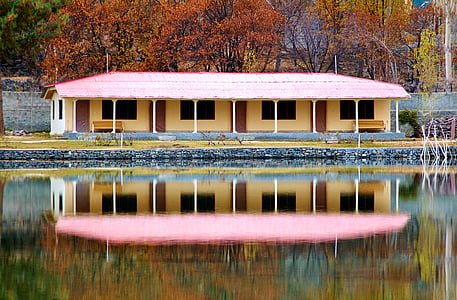 Dolní jezero Krchovová, Shangrila jezero, Skardu, Pákistán, jezero, Karakorum, Himálaj
