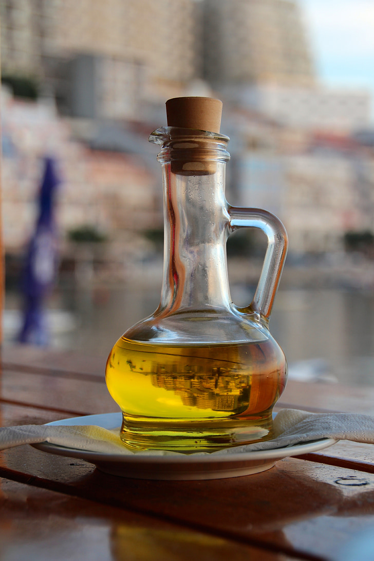 olivový olej, Karafa, korenie