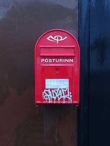Island, Reykjavík, poštovní schránka, červená