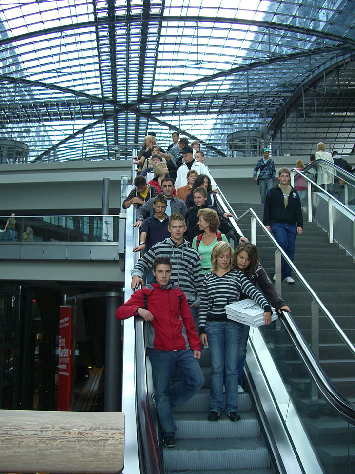 mozgólépcső, le, Berlin, központi pályaudvar, üvegtető