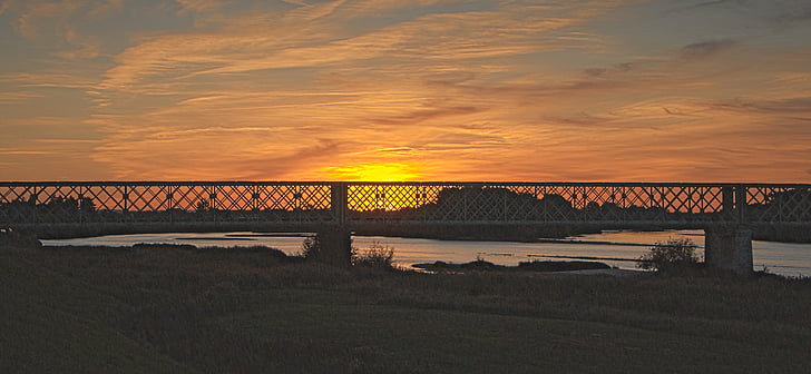 günbatımı, Loire, nehir, Demiryolu Köprüsü, Güneş, gökyüzü, alacakaranlık