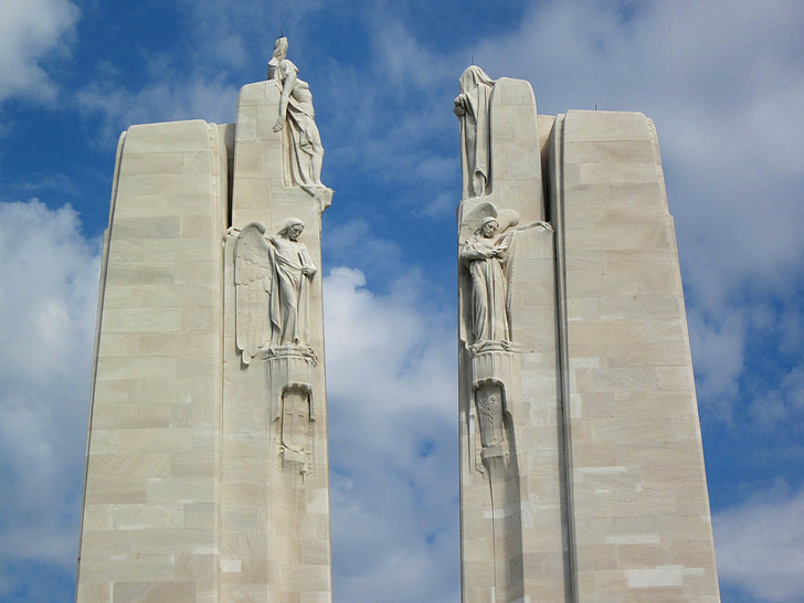 Vimy monument, pyloner, Chorus, Vimy ridge, Frankrike, Memorial, skulptur
