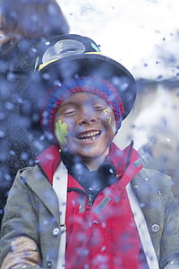 子, 紙吹雪, 幸せです, メイクアップします。, カーニバル, グラールス州