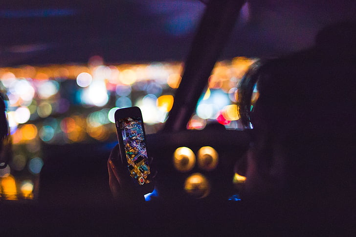 mobila, natt, köra bil, person, mobiltelefon, nattliv, personer