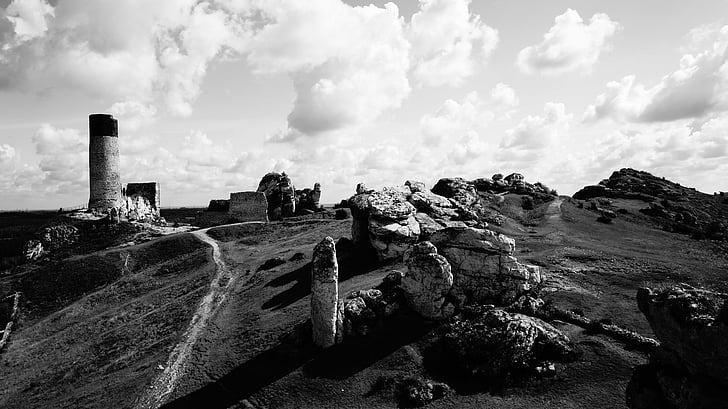 slottet, Olsztyn, ruinene av den, Castle hill, svart-hvitt