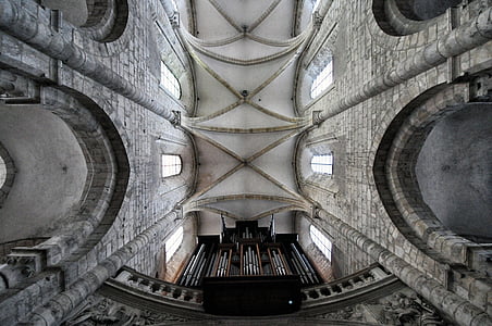 Germigny Moerasspirea, Frankrijk, Basiliek, religie, plafond
