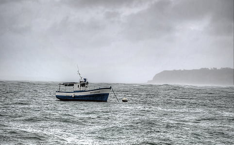 Boot, Sturm, Brest, Bretagne, grauen Himmel, Spray, Wellen