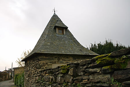 Francés pigeonnier, locura, programado de techo, muro de piedra, estructura, antiguo, tragaluz