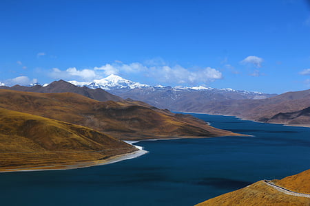 azul, calma, cuerpo, agua, marrón, colinas de, durante el día