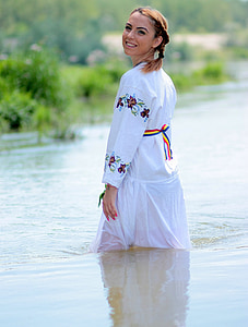 dekle, kmečka ženska, tradicijo, vode, obleko, dragaica, romunščina