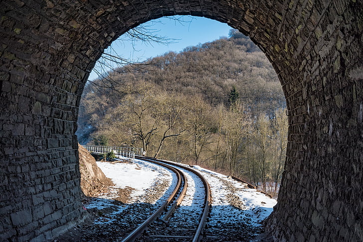 Geležinkelio tuneliai, brohltalbahn, brohltal, siaurasis geležinkelis, geležinkelio, transportas, geležinkelio bėgių kelio