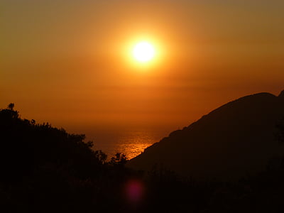 günbatımı, İmparator taht, Korfu