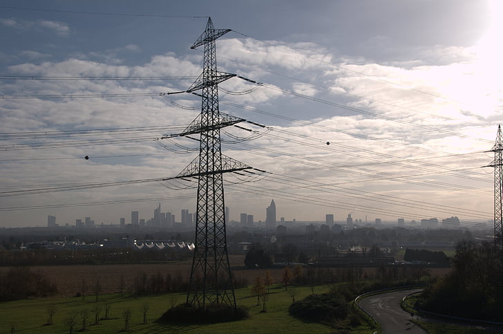 Saksa Frankfurt am main, Skyline, vahvistaa, energiavallankumous, talouden, pilvet, takaisin valo
