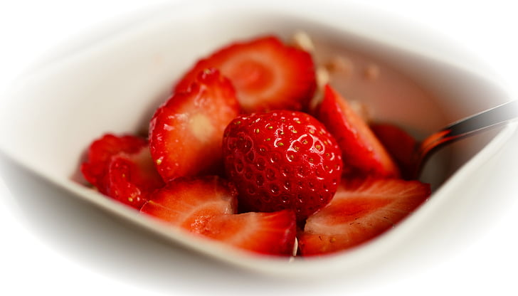 strawberries, muesli, red, fruit, cut, dessert, cereal