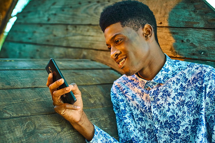 Voir, Téléphone, homme, jeune, africain, beauté, mâle