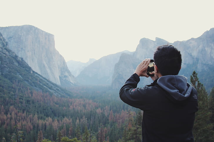 uomo, nero, Felpa con cappuccio, tenendo, selfie, montagna, Valle