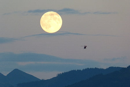 prolazi, planine, puni, mjesec, nebo, helikopter, pun mjesec
