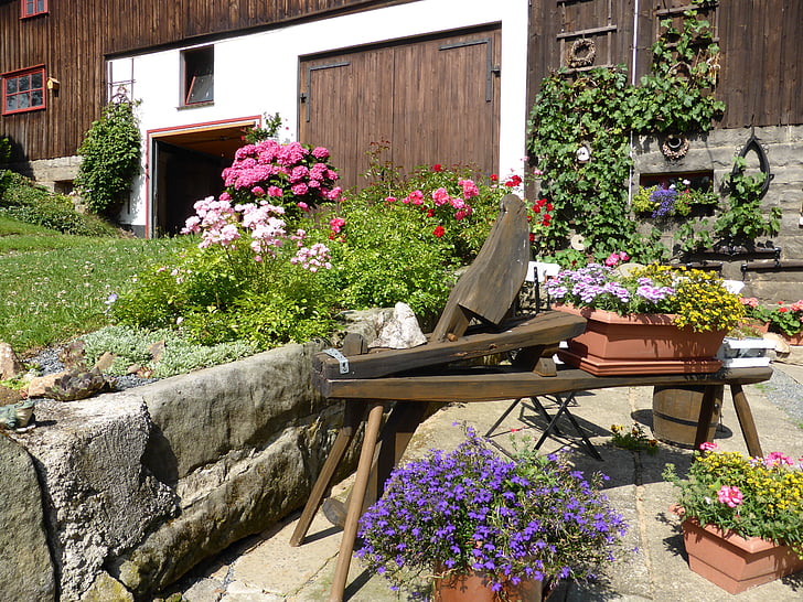 garden design, roses, cutting-board, barn, hofdekoration