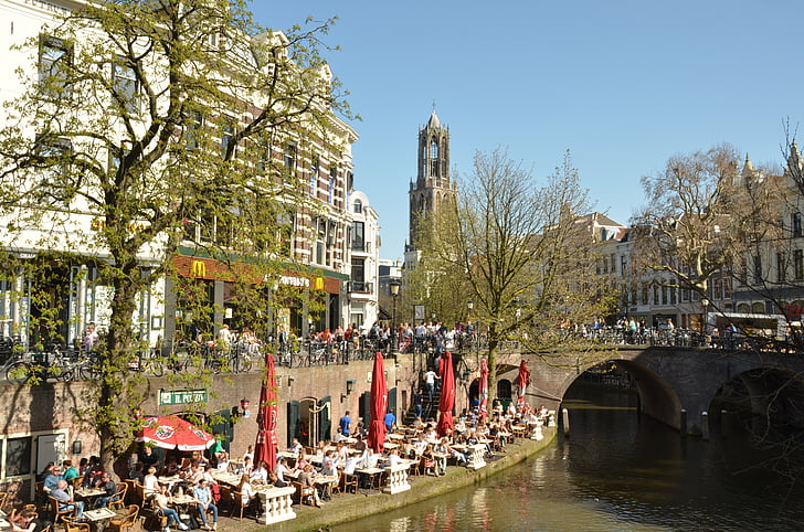 Nizozemsko, Utrecht, terasa, kanál, kostelní věž Domtoren, voda, město