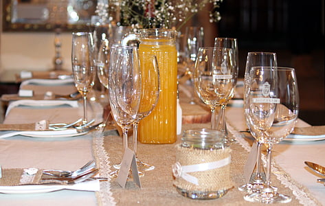 Bröllops bord, Glasögon, plattan, bestick, förbereda, placeringskort, menyn