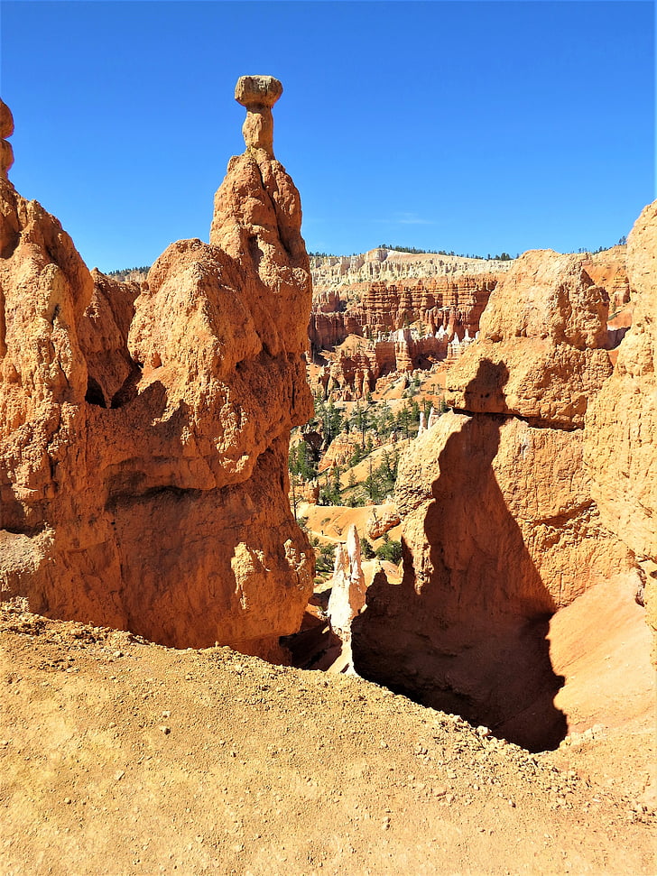 Bryce canyon, červený pískovec, pěší turistika, Utah