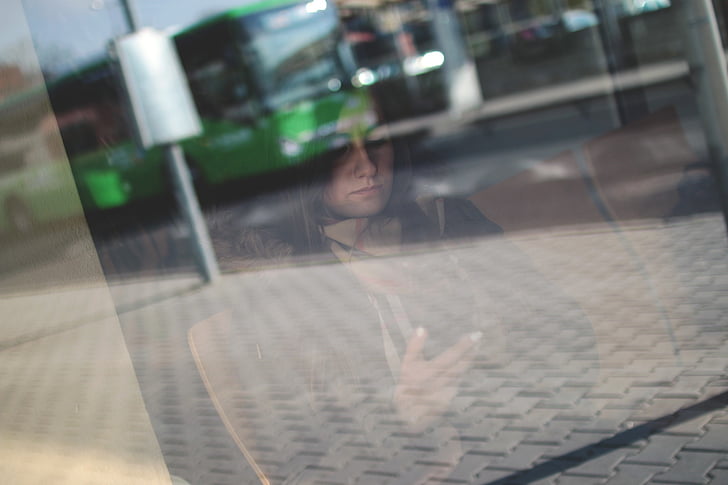 Kobieta, osoba, Smartphone, Glas, dzień, Ulica, na zewnątrz