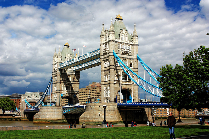 Tower bridge, most, stolp, London, Thames, nebo, oblaki