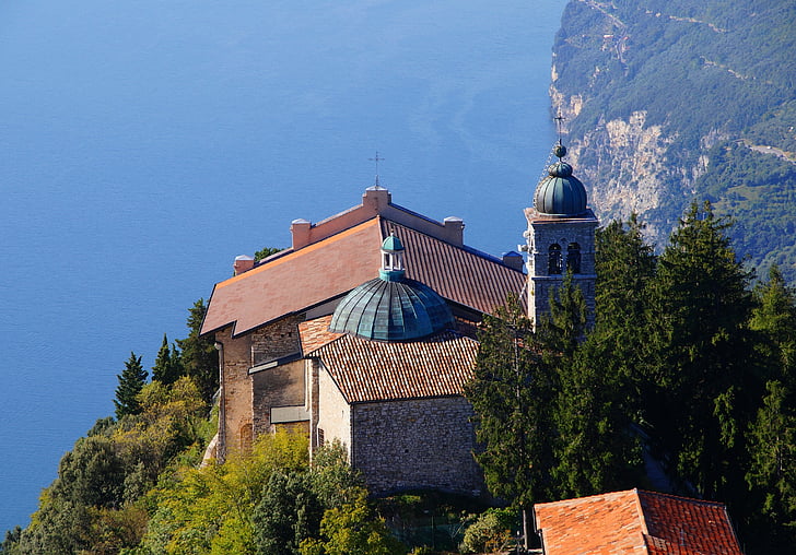 Lago di Garda, Tignale, poutní kostel, Madonna di montecastello, Lombardie, kostel, nálada