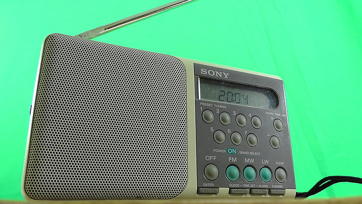 radio, lille, grøn baggrund, antenne, knapper, indstilling, højttaler