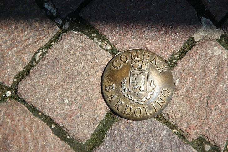 comune bardolino, road marking, mark