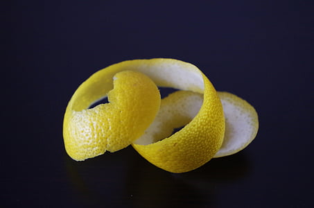 citron, citrónová kůra, oloupané citrusy