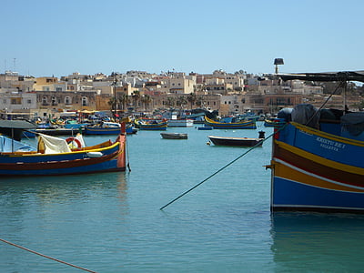 Marsaxlokk, uosto, luzzu, uzzus, Malta, spalvinga, vaizdingas