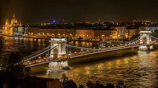 запалили, ланцюг, міст, через, нічний час, краєвид, Будапешт