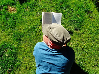 leer, jardín, relajarse, sombrero, libros, hierba, libro