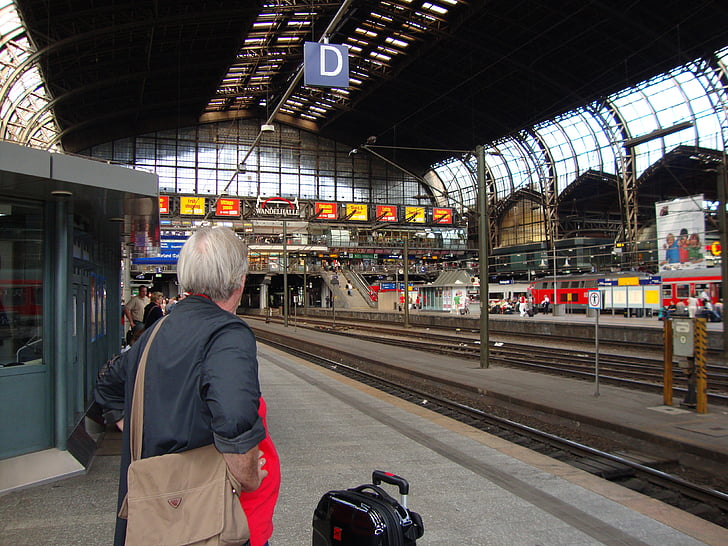 Hamburg, Gara Centrală, aşteaptă, tren, platforma, Gara